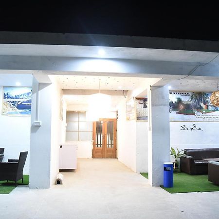 Republika Urban Apartamento Abbottabad Exterior foto